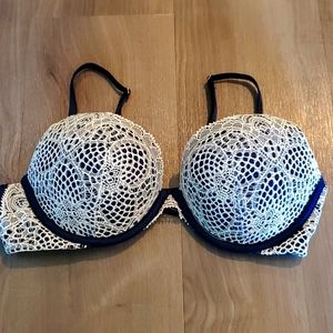 Victoria's Secret Very Sexy Push up Bra 36 B Navy Blue with white lace